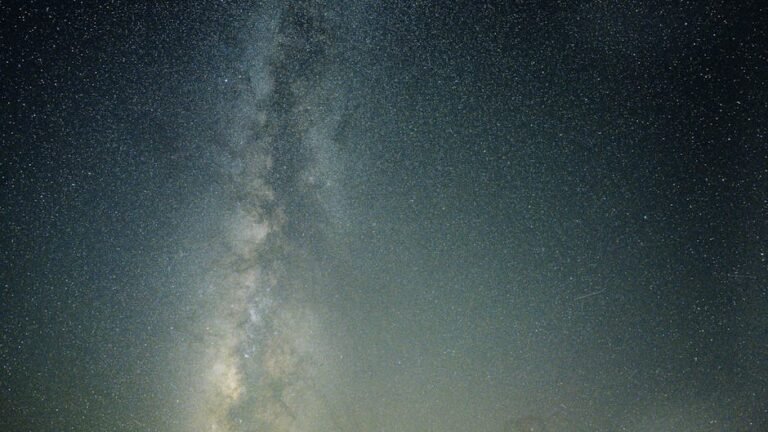 Unraveling California's Skies: Exploring UFO Sightings & Mysterious Encounters