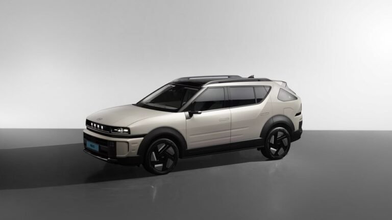 Understanding Hydrogen Fuel Cell Vehicles: Technology, Advantages, and Future Outlook